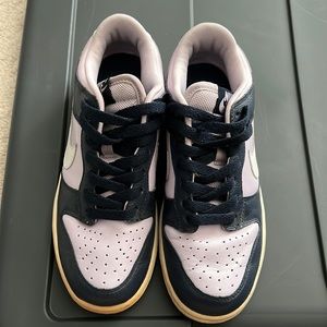 2000s Nike Dunks Dark Blue and Purple. Worn Once. 5.5 women
